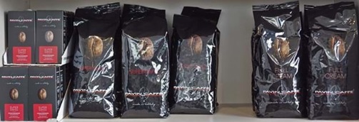 Wir bieten Ihnen eine exklusive Auswahl an erstklassigen Kaffeemischungen, die allesamt jenseits des gewöhnlichen "08/15" Kaffees liegen.